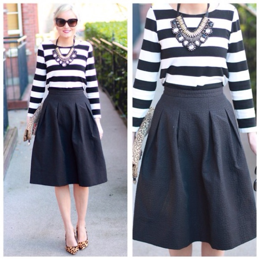 H&M Black Cheetah Embossed Skirt